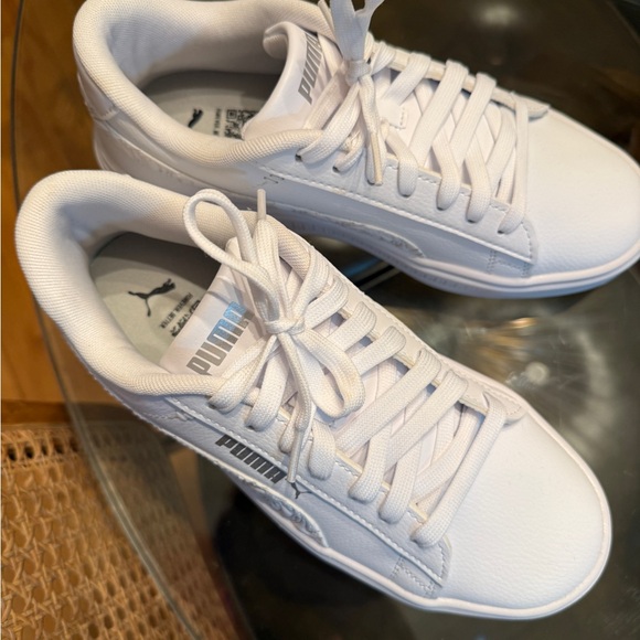 Puma Classic White Sneakers women’s 8 - Picture 4 of 5